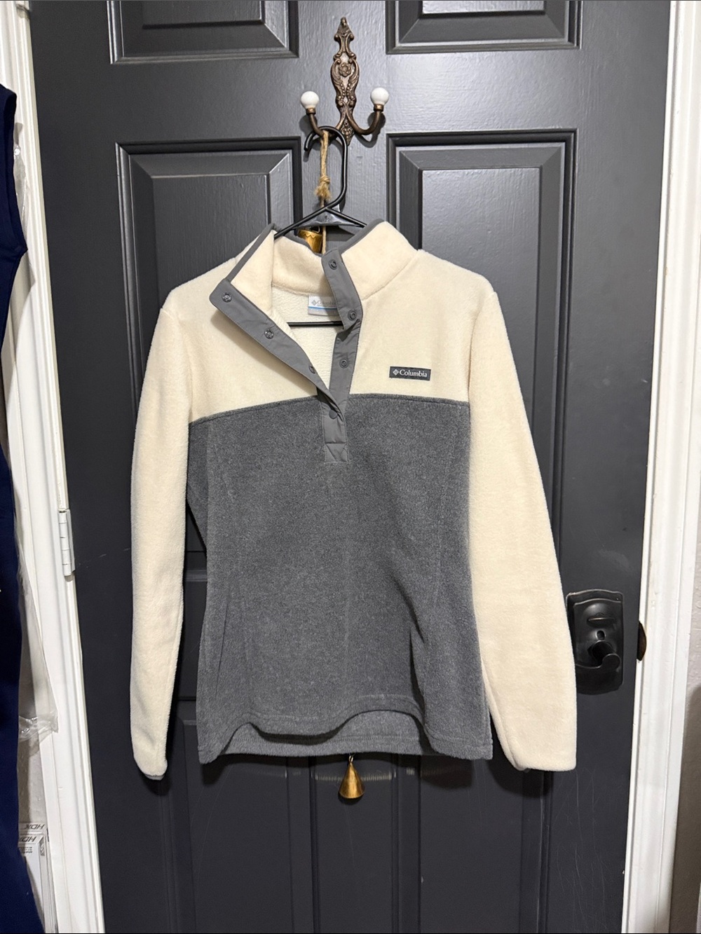 Columbia Women's Two-Tone Fleece Snap Pullover - Cream & Gray